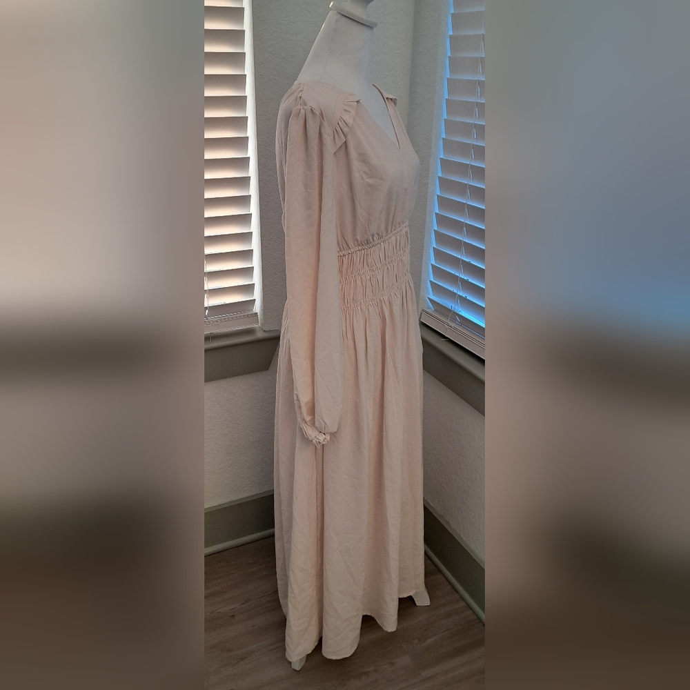 Elegant Cream Long Sleeve Dress - Picture 4 of 11